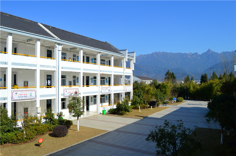 九华山中心学校——九华乡中心小学教学楼